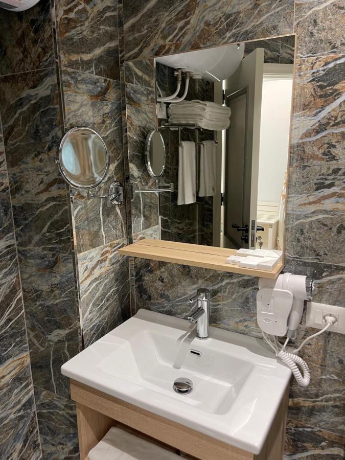 Sol Invictus Boutique Hotel Durres Albania Dış mekan fotoğraf